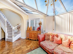 TV - Crownhill Bay Penthouse - UK47510 (Down Thomas, near Plymouth)