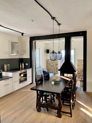 Oven, stovetop, dishwasher