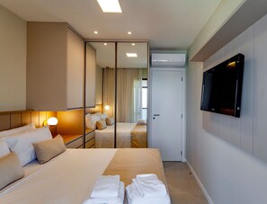 1 bedroom, iron/ironing board, Internet, bed sheets - Sea view at Barra in Salvador Wi-fi 200 Mbps (Salvador)