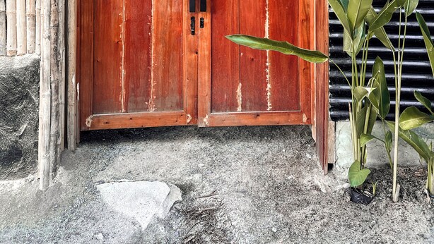 Pintu masuk properti