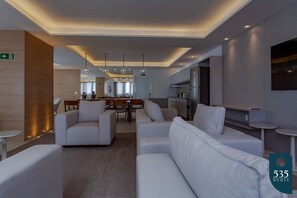 TV - Decorated and Equipped in Barra with Sea View (Salvador)