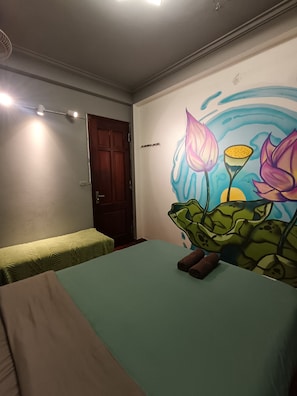Classic Double Room | Langsir/tirai gelap terus, seterika/papan seterika, Wi-fi percuma 