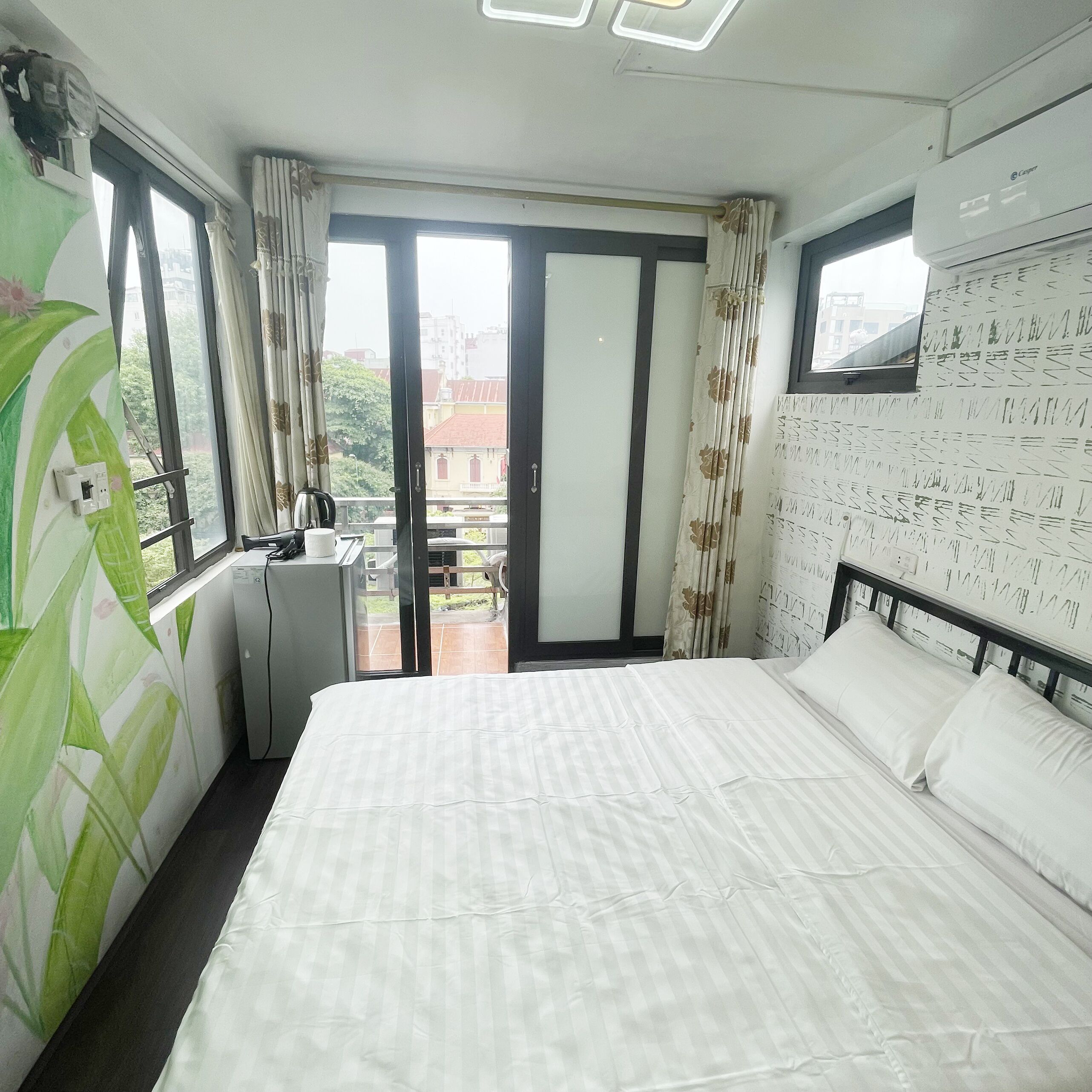 Panoramic Double Room | Blackout drapes, iron/ironing board, free WiFi