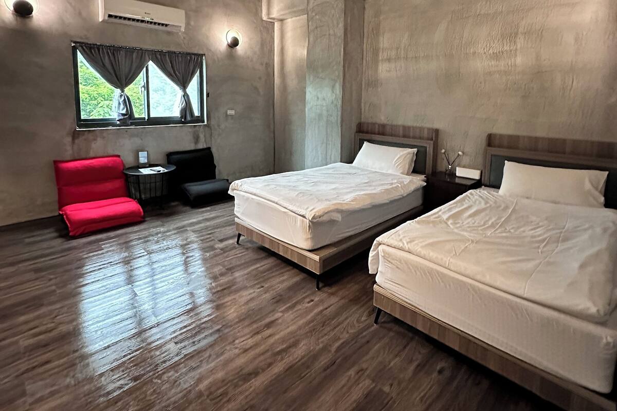 Deluxe Twin Room | WiFi (free), individually decorated