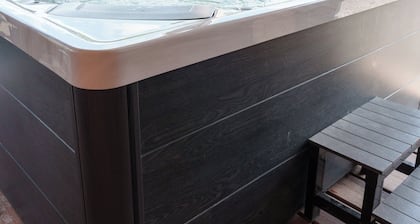 12 Couchages Piscine Jacuzzi Chauffés et Privés Billard vue Nature et Animaux