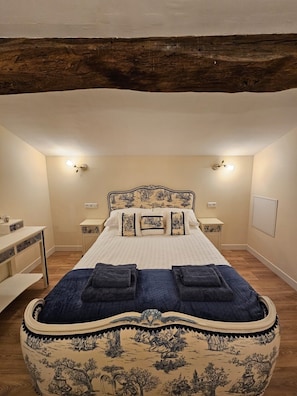 3 bedrooms, iron/ironing board, travel cot, free WiFi