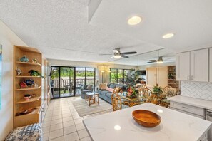 Interior - Kihei Akahi C409 - Lush Remodel, View, Dual A/C (Kihei)