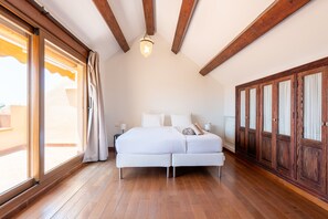 3 bedrooms, free WiFi, bed sheets
