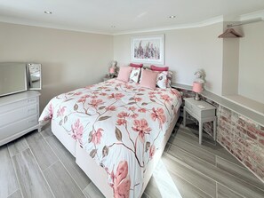 1 室のベッドルーム、WiFi (無料)、ベッドシーツ