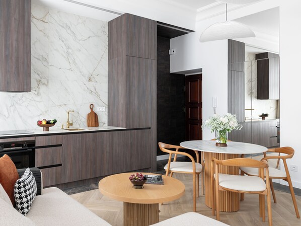 Interior - Stylish premium apartment in the center of Warsaw, in an elegant tenement house (Warszawa)