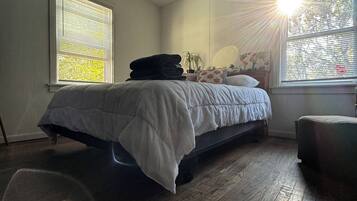 3 Schlafzimmer, Schreibtisch, Bügeleisen/Bügelbrett, WLAN