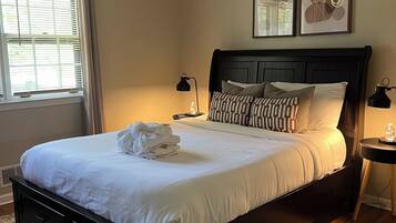 3 bedrooms, in-room safe, iron/ironing board, WiFi