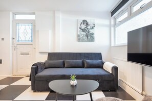 Living area - Perfect Location 2bed 2bath APT Central London (London)