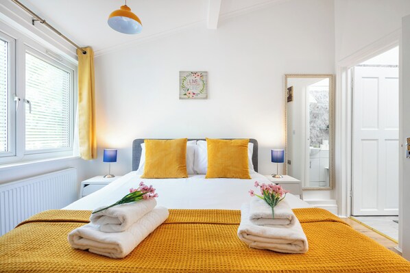 2 bedrooms, iron/ironing board, WiFi, bed sheets - Perfect Location 2bed 2bath APT Central London (London)