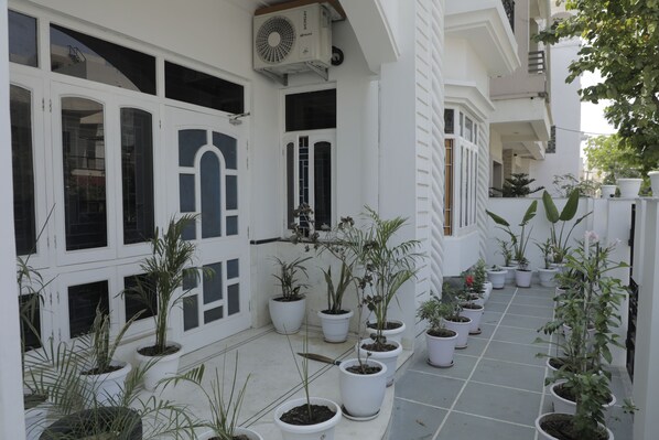 Exterior detail - Enhance your quality of stay with medhya Boutique Homestay! Super affordable. (Udaipur)