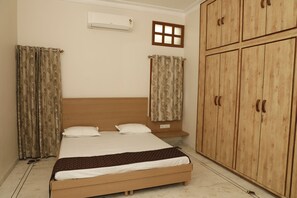 3 bedrooms, iron/ironing board, WiFi, bed sheets - Enhance your quality of stay with medhya Boutique Homestay! Super affordable. (Udaipur)