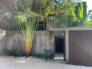 Exterior detail - Private Luxury Villa in Holistika - Pool, Garden and Rooftop Patio  (Tulum)
