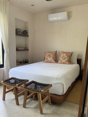 3 habitaciones, caja de seguridad en la habitación y escritorio 