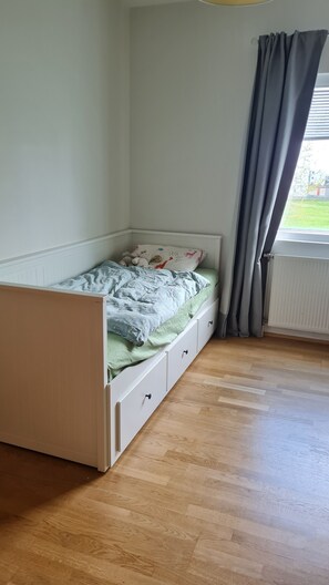 3 dormitorios, cuna de viaje, wifi y ropa de cama