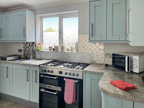 Alverstoke Seaside Cottage