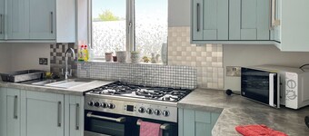 Alverstoke Seaside Cottage