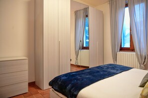 Apartment | 1 bedroom, iron/ironing board, cribs/infant beds, free WiFi