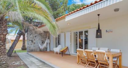 Canto de Ega. The perfect house for a family vacation, a 5-minute walk from the beach.
