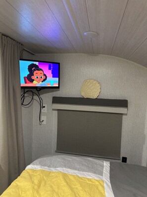 2 bedrooms, in-room safe, WiFi, bed sheets