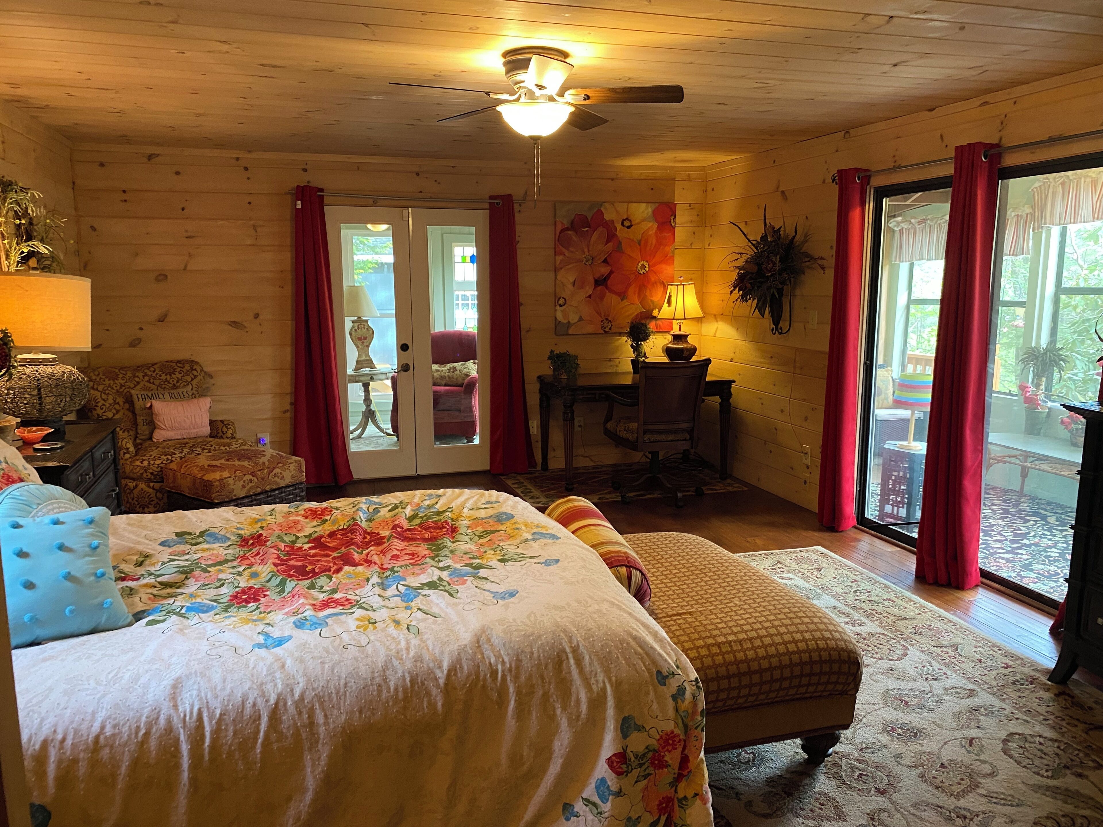 2 bedrooms, desk, iron/ironing board, free WiFi