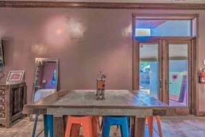 Dining - Colorful & Unique Ruidoso Studio Escape in Midtown (Ruidoso)