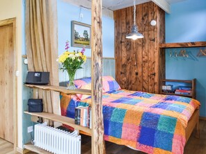 1 bedroom, free WiFi, bed sheets