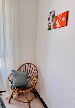 Interior - Cozy apartment on the coast. Swimming pool and tennis court. Ideal for couples.  (Ajo)