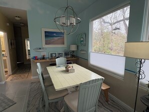 Dining - The Tree Top Terrace- is private, close to ocean & downtown on James Island.. (Charleston)