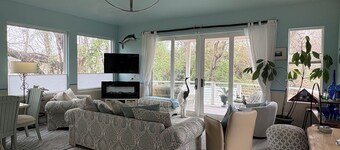 The Tree Top Terrace- is private, close to ocean & downtown on James Island..