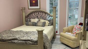 2 quartos, escrivaninha, ferros/tábuas de passar roupa, Wi-Fi