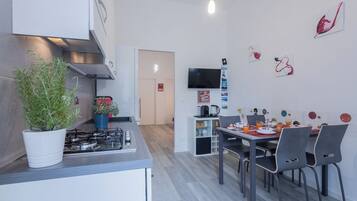 Apartment, Balkon, Stadtblick | Wohnbereich