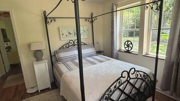 2 quartos, escrivaninha, ferros/tábuas de passar roupa, Wi-Fi