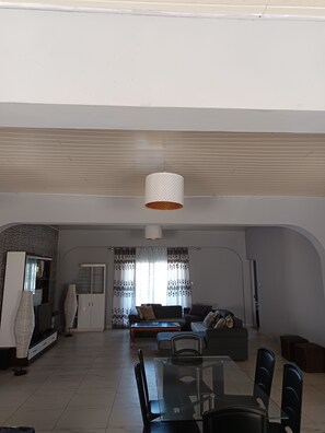 Living area - Spacious and Comfortable Villa (Antananarivo)