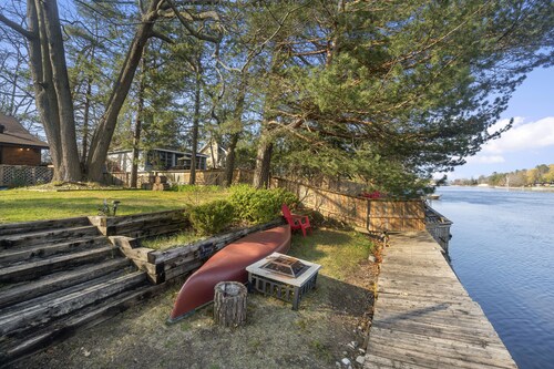 River Access Cottage Mins to Beach
