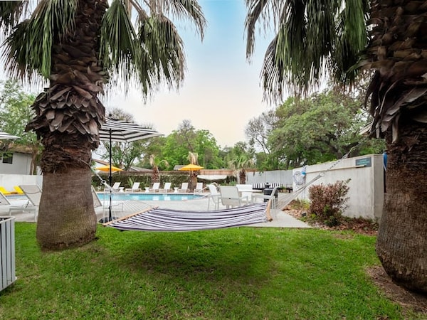 Soco 2br Cozy Suite W Pool King Bed Fast Wifi - Sunset Valley, TX