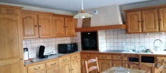 MAISON 8-9 personnes LAVAUDIEU, plus beau village de France. Animaux acceptés.