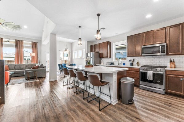 House - Close to Cota Downtown Cozy Luxe 4BR (Austin)