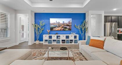 Close to Cota Downtown Spacious Luxe 4BR