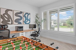 4 bedrooms - Close to Cota Downtown Spacious Luxe 4BR (Austin)