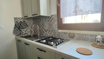 Frigorifero, macchina per tè/caffè, pentole/stoviglie/utensili