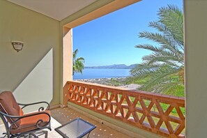 Terrace/patio - BEACH FRONT CONDO IN LA PAZ (La Paz)