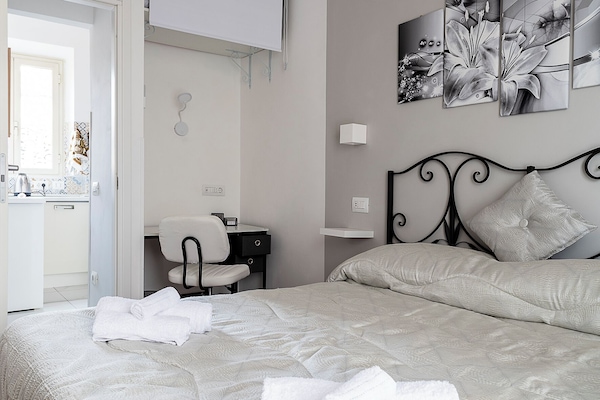 1 Schlafzimmer, Zimmersafe, Schreibtisch, BĂŒgeleisen/BĂŒgelbrett