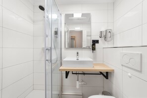 Design Double Room, 1 King Bed, Non Smoking, Private Bathroom - Sona Design Rooms City Center (Bamberg)