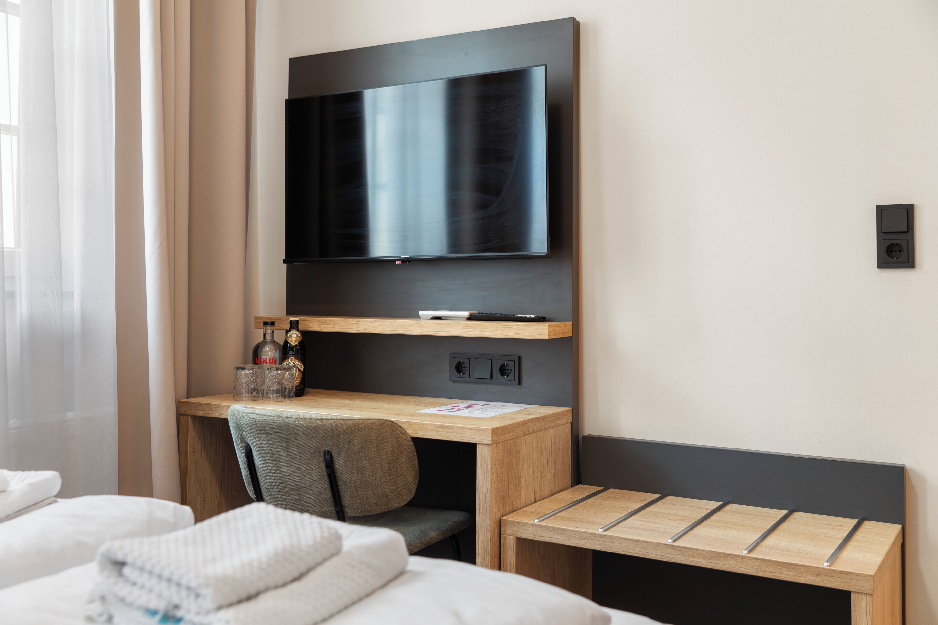 Doppia Junior, non fumatori, bagno privato | Una cassaforte in camera, con stile personalizzato