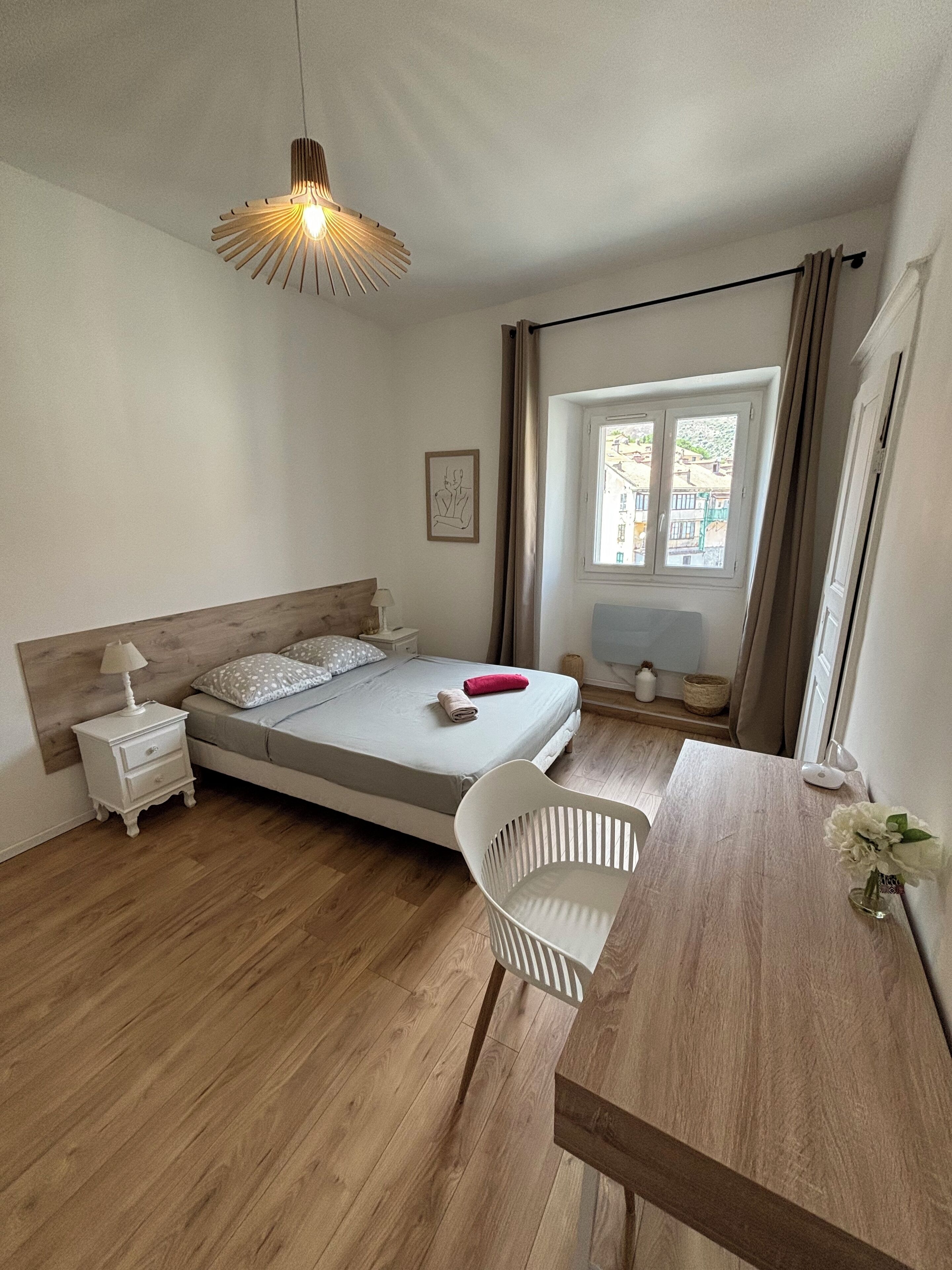 1 chambre, fer et planche à repasser, Wi-Fi, draps fournis